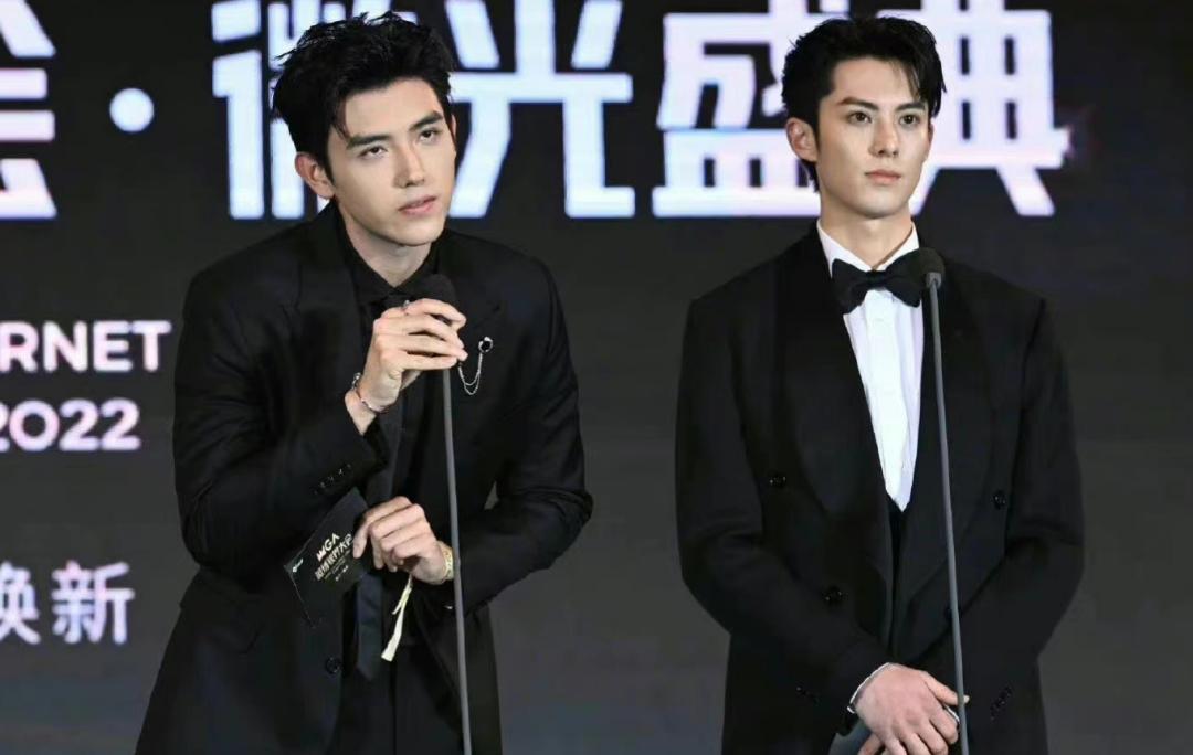 明星高定礼服点评_晚装女明星_微博盛典红毯造型