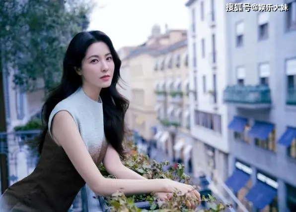 娱乐圈干净女明星_实力派女演员形象_女明星艺术写真